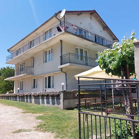 Krimski Guest House And Bungalows Byala  Exterior photo